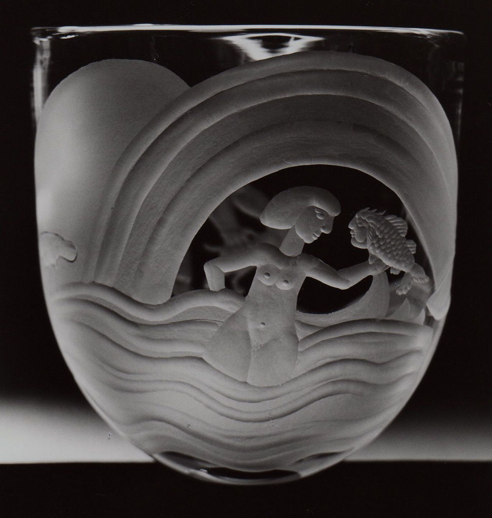 The Rescue Crystal glass diamond wheel engraved Size 20x20cm.jpg